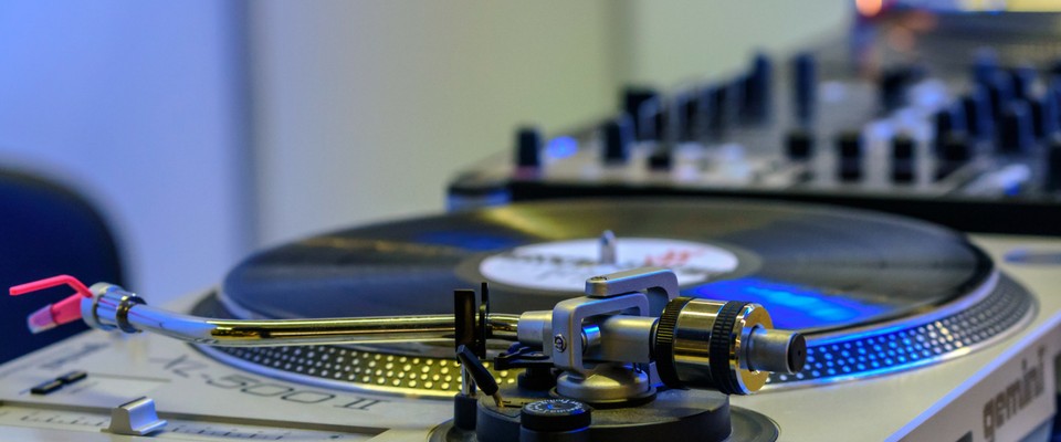Every Show Needs a DJ (WIB Rap Radio)