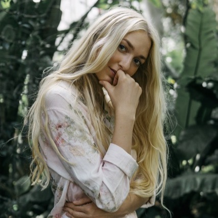 Marie Dahlstrom ends the year on a soulful note with “A Loveletter – An Improvisation”